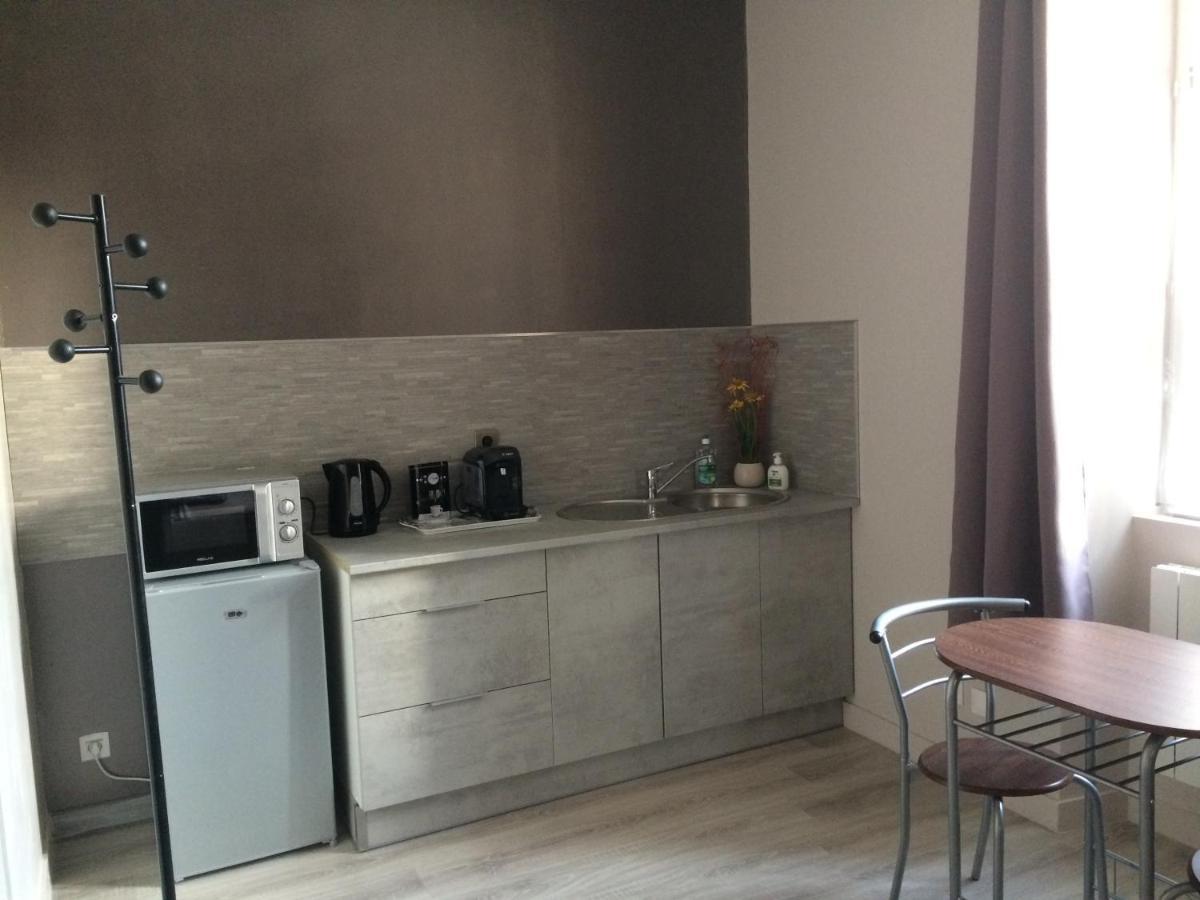 Studio Proche Gare Avec Kitchenette Et Wifi - Porte Rouge Thiviers Esterno foto