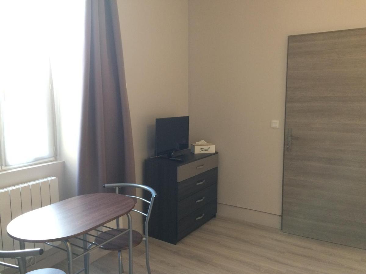 Studio Proche Gare Avec Kitchenette Et Wifi - Porte Rouge Thiviers Esterno foto